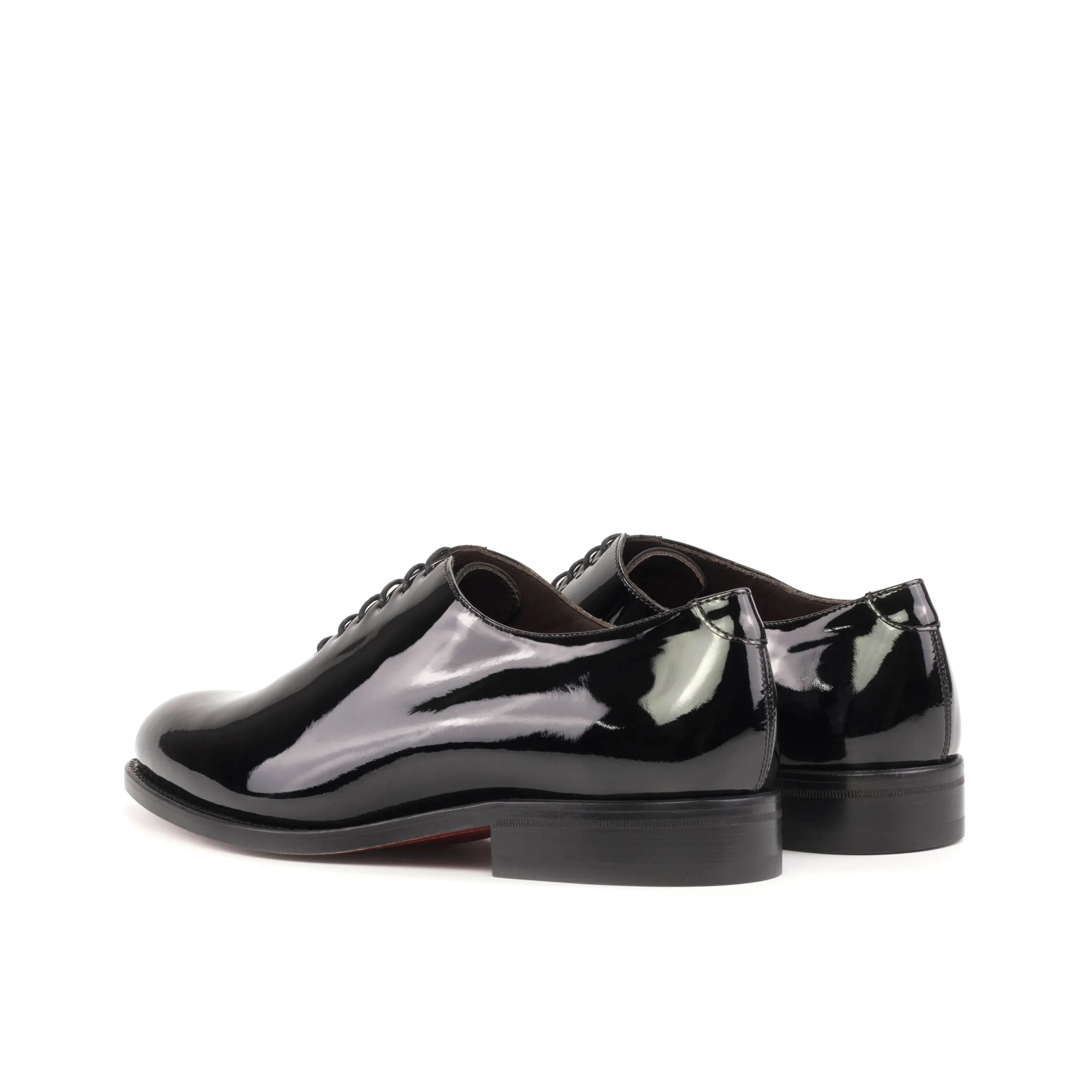 Shiny black whole cut shoes 5908 pair back view