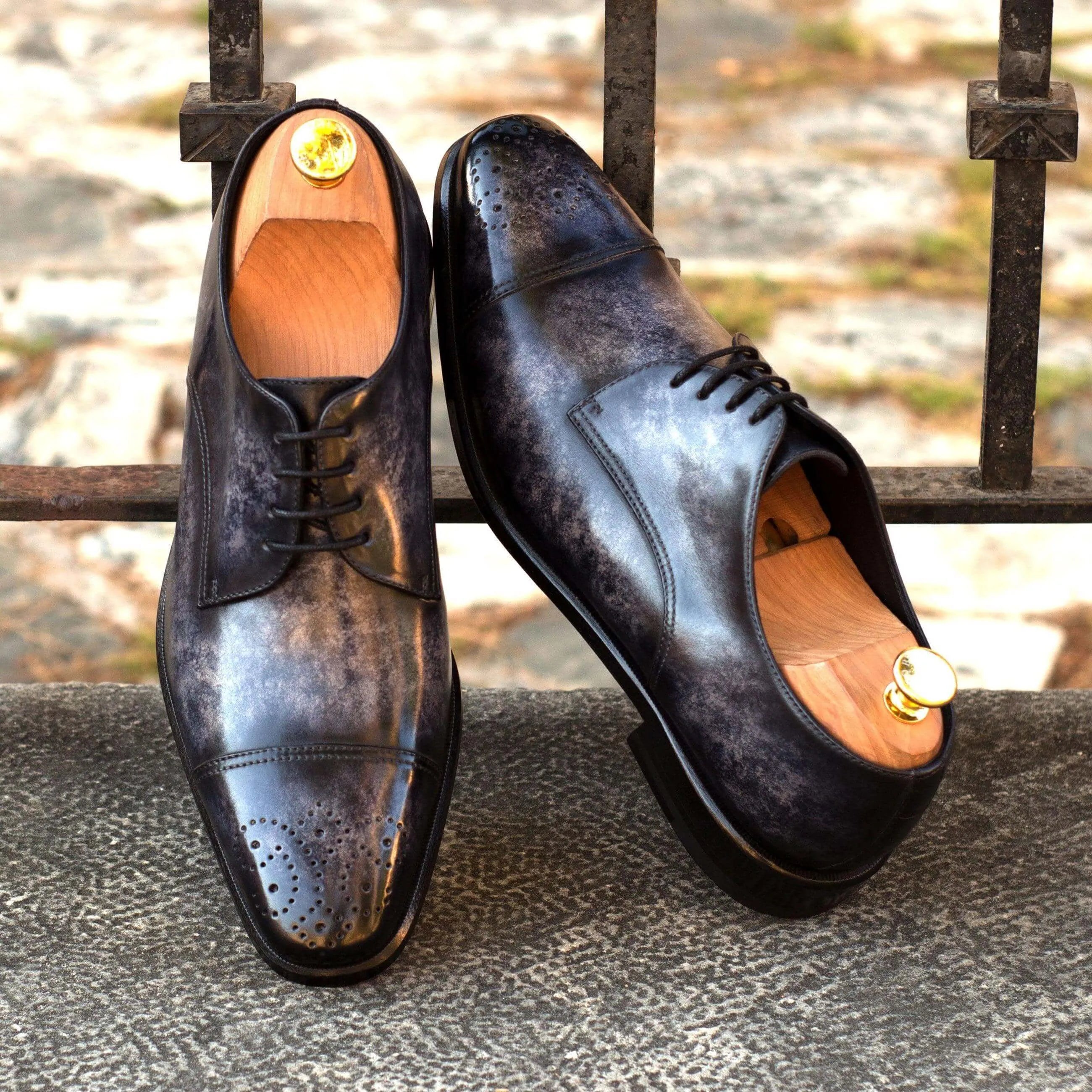 AL94 Patina Derby shoes II: pair of gray leather dress shoes
