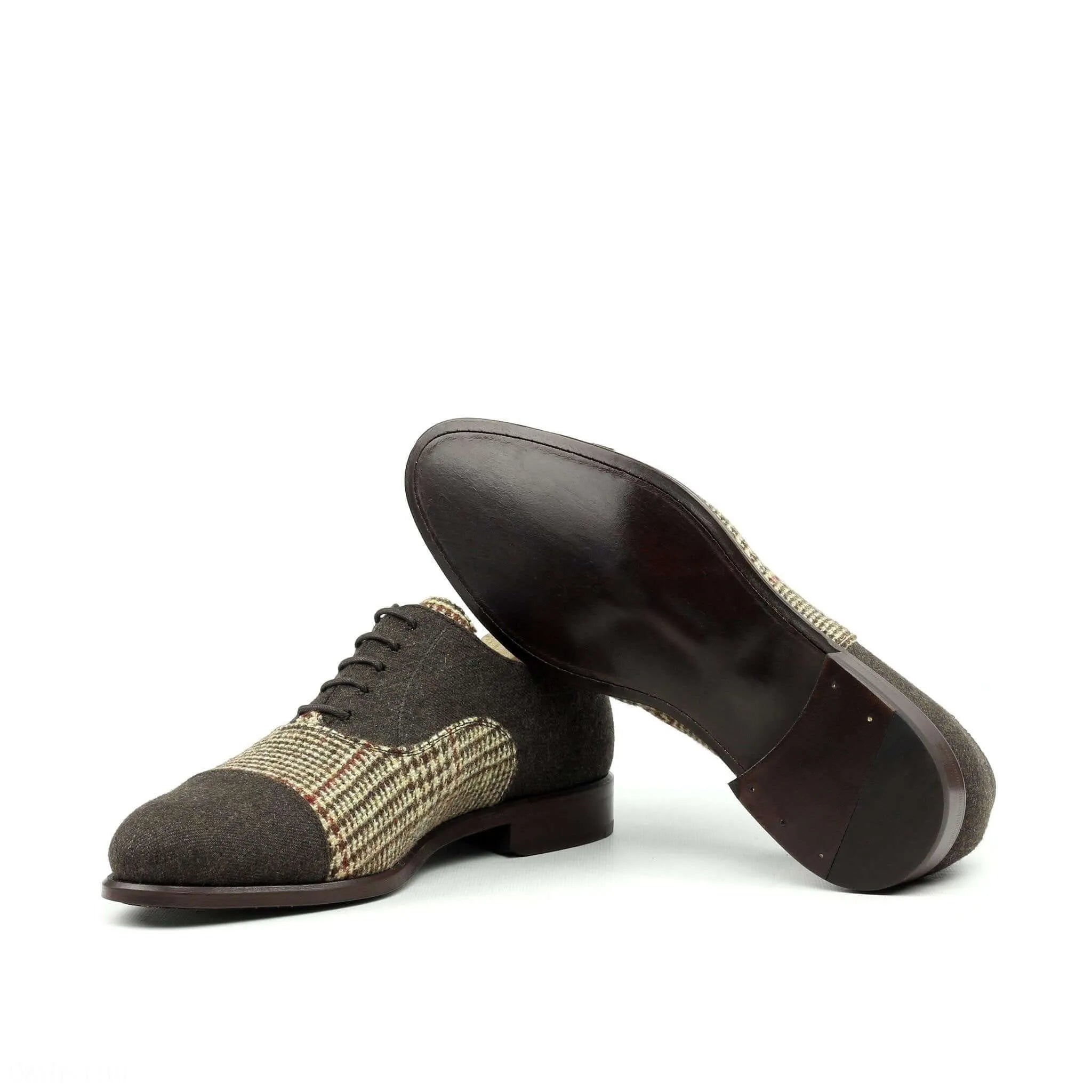 Azzedine Oxford shoes in brown and plaid design