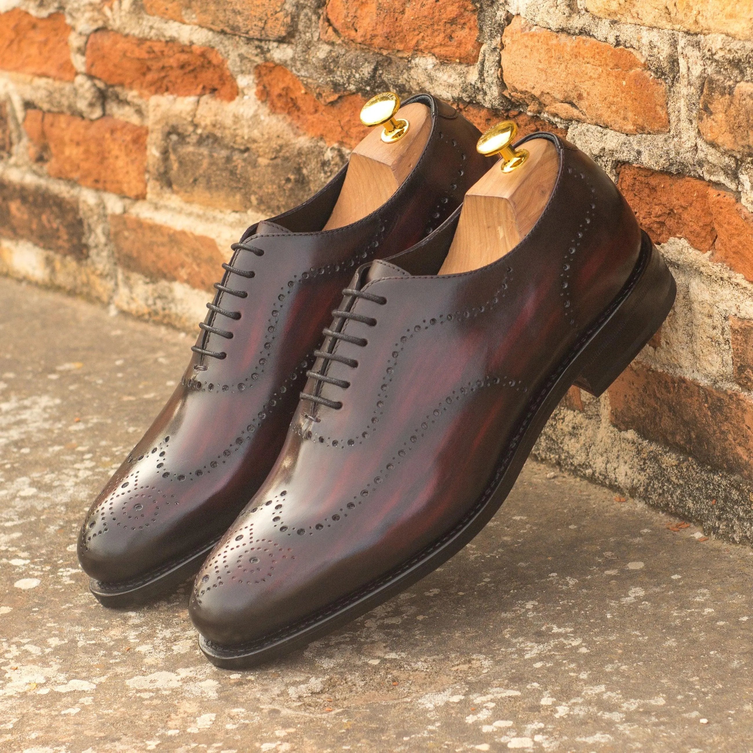 Darud Whole Cut Patina II burgundy leather wingtip shoes, rounded toe