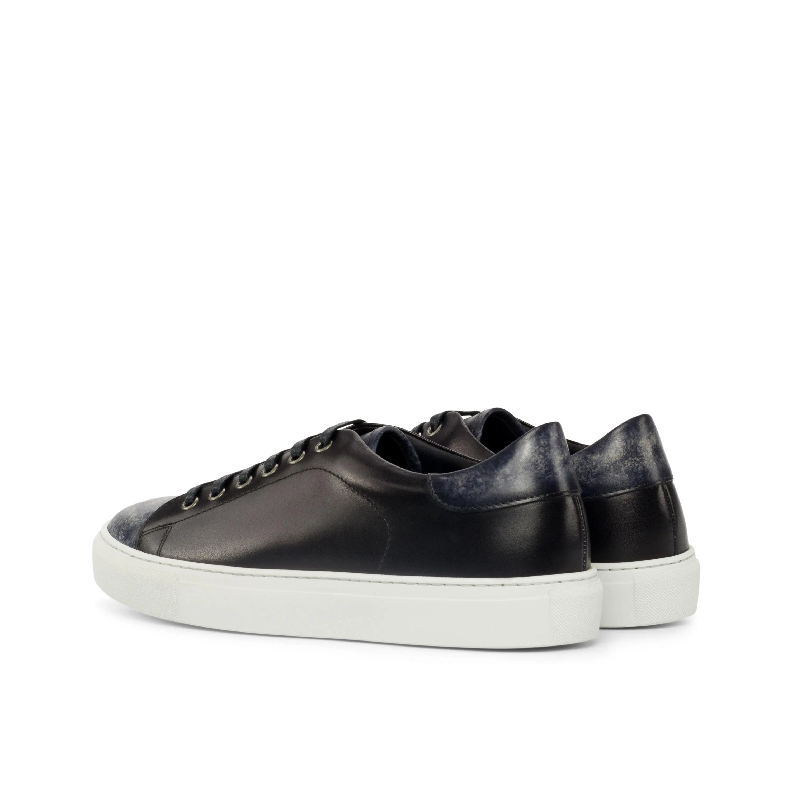 DTT3 trainer patina sneaker with black leather and white soles