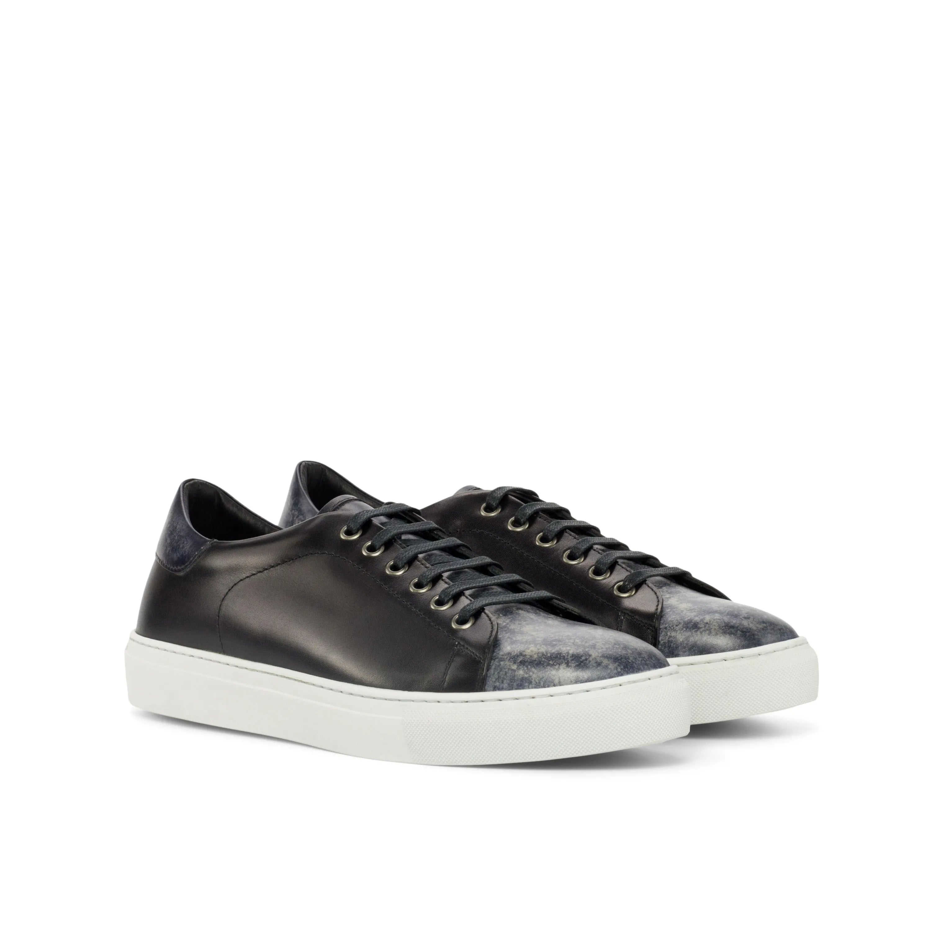 DTT3 trainer patina sneaker in black leather with white soles