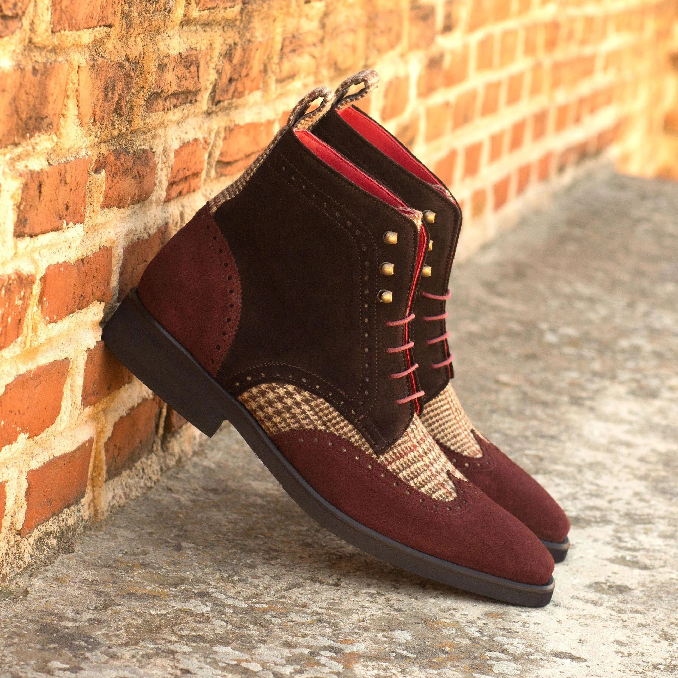 General06 military brogue boots II in burgundy and brown suede