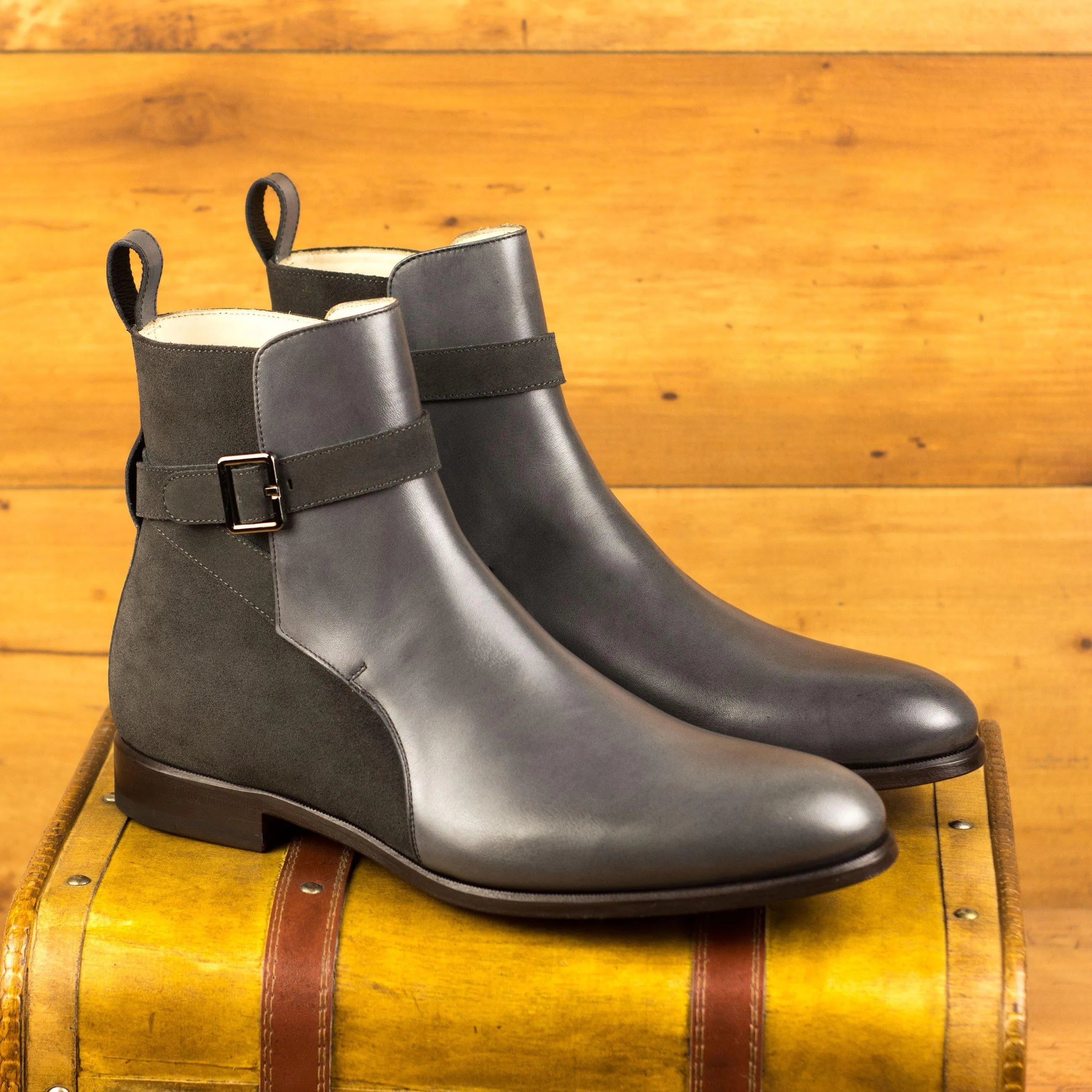 Giliano Jodhpur boots: pair of gray leather ankle boots