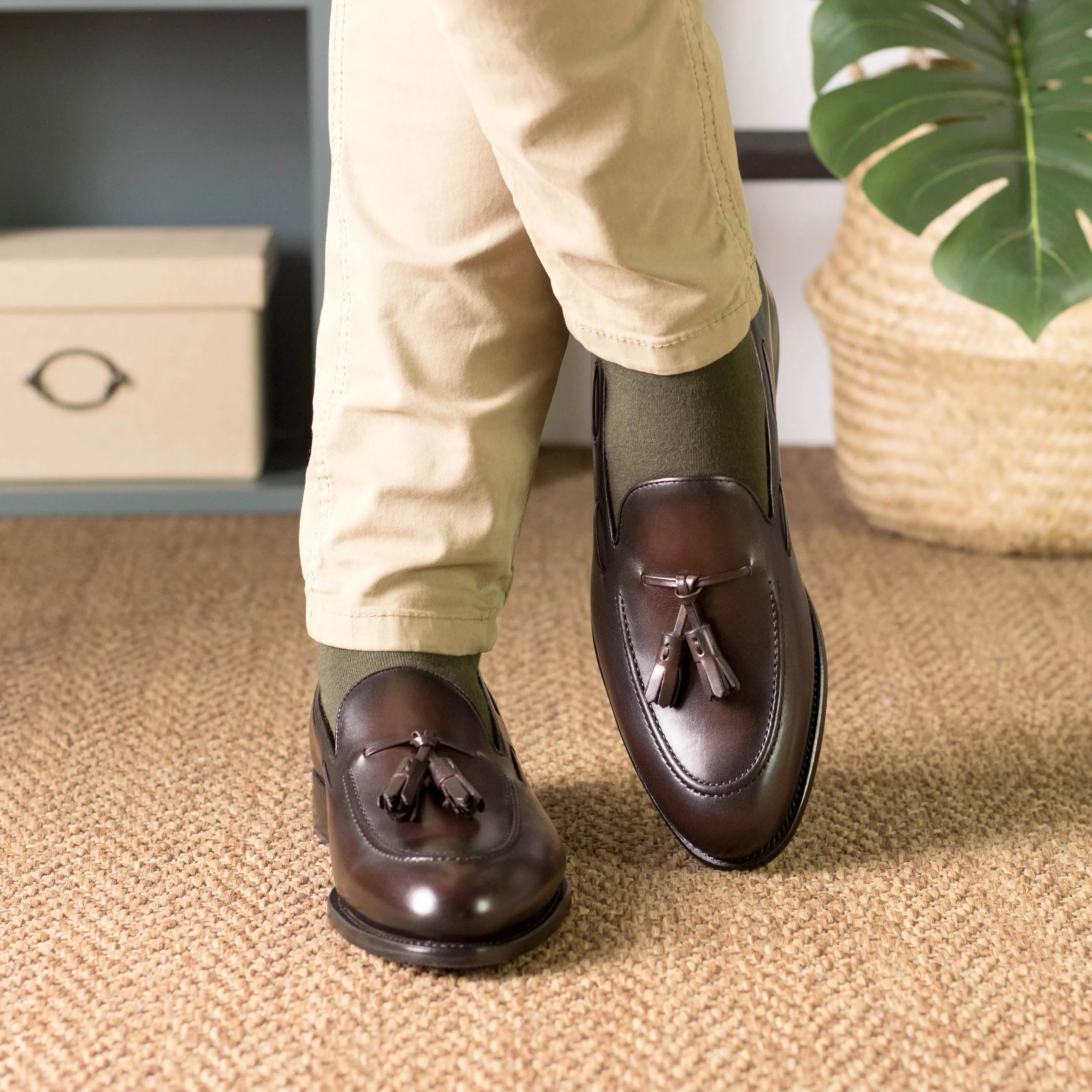 Giosue loafers in brown leather with tassels, fast lane delivery in 3-5 business days