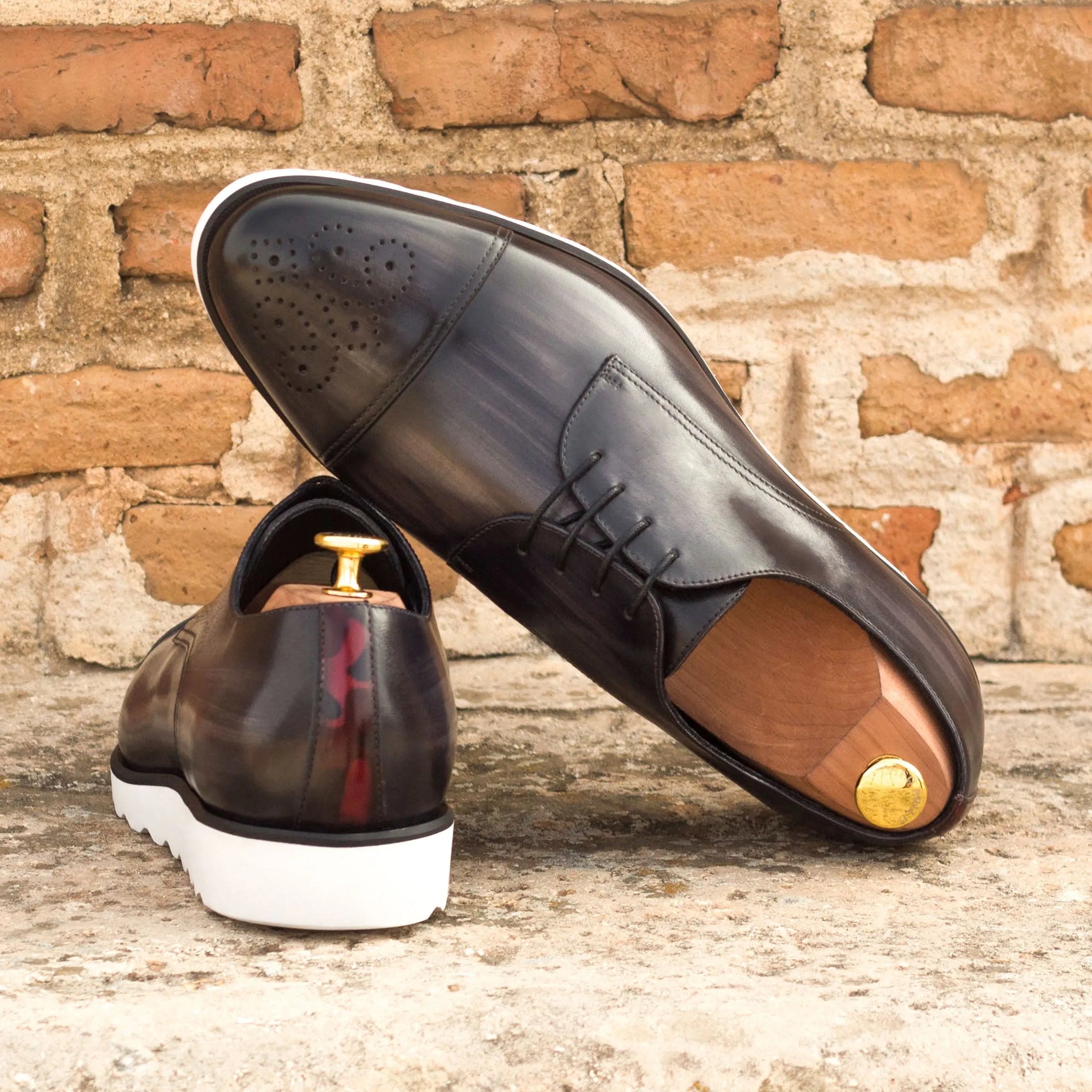 Griffith patina derby shoes in gray leather with white soles