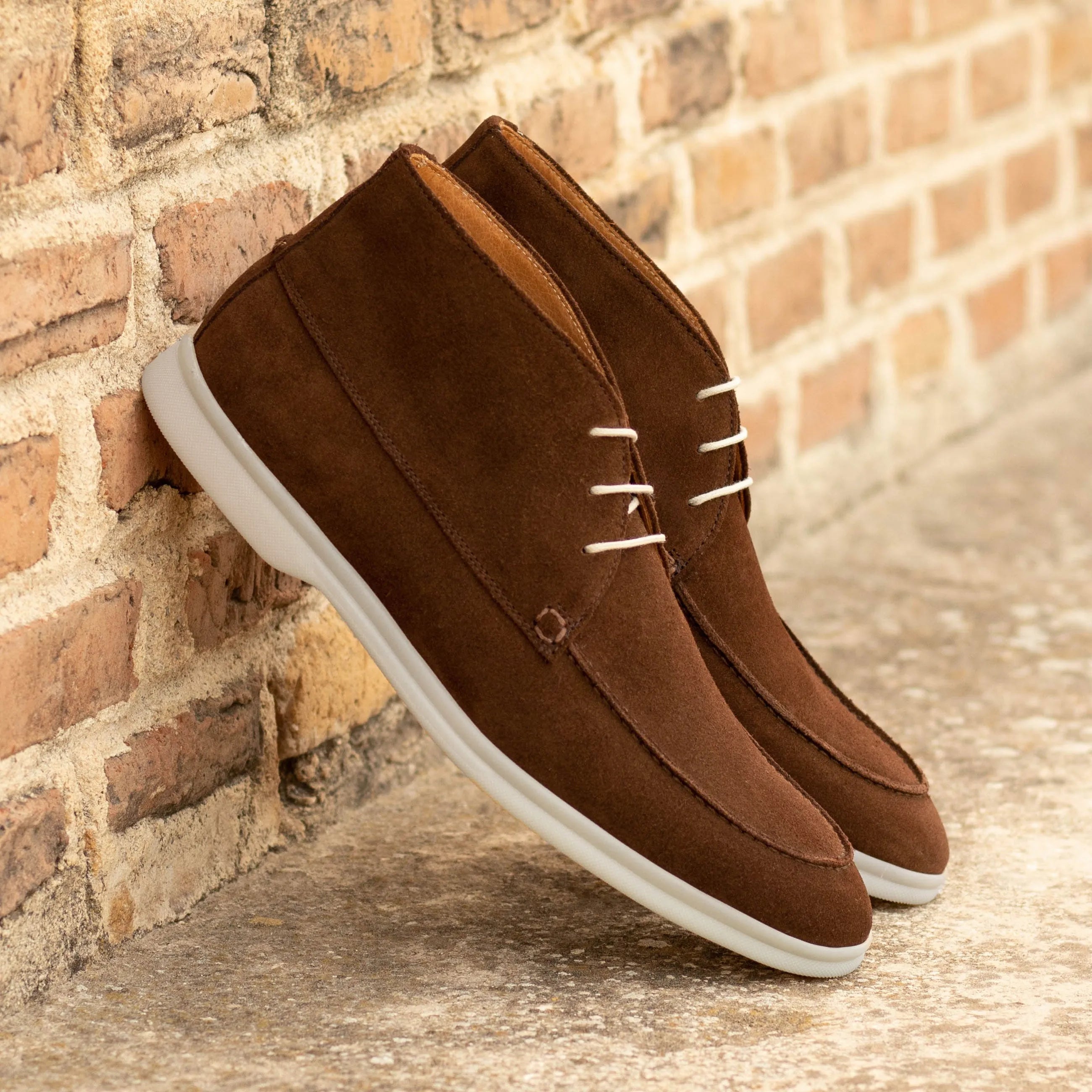 Java Moc Flex laced brown suede chukka boots