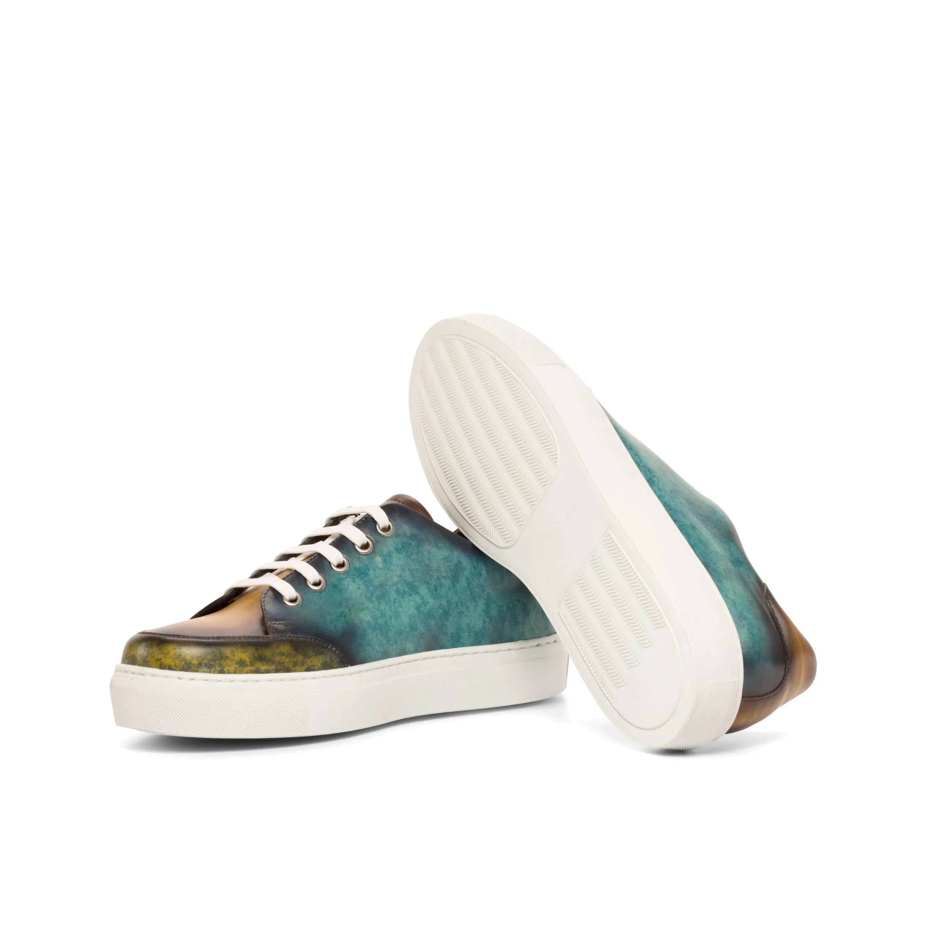 Jullia ladies patina tennis sneaker with two-toned leather design