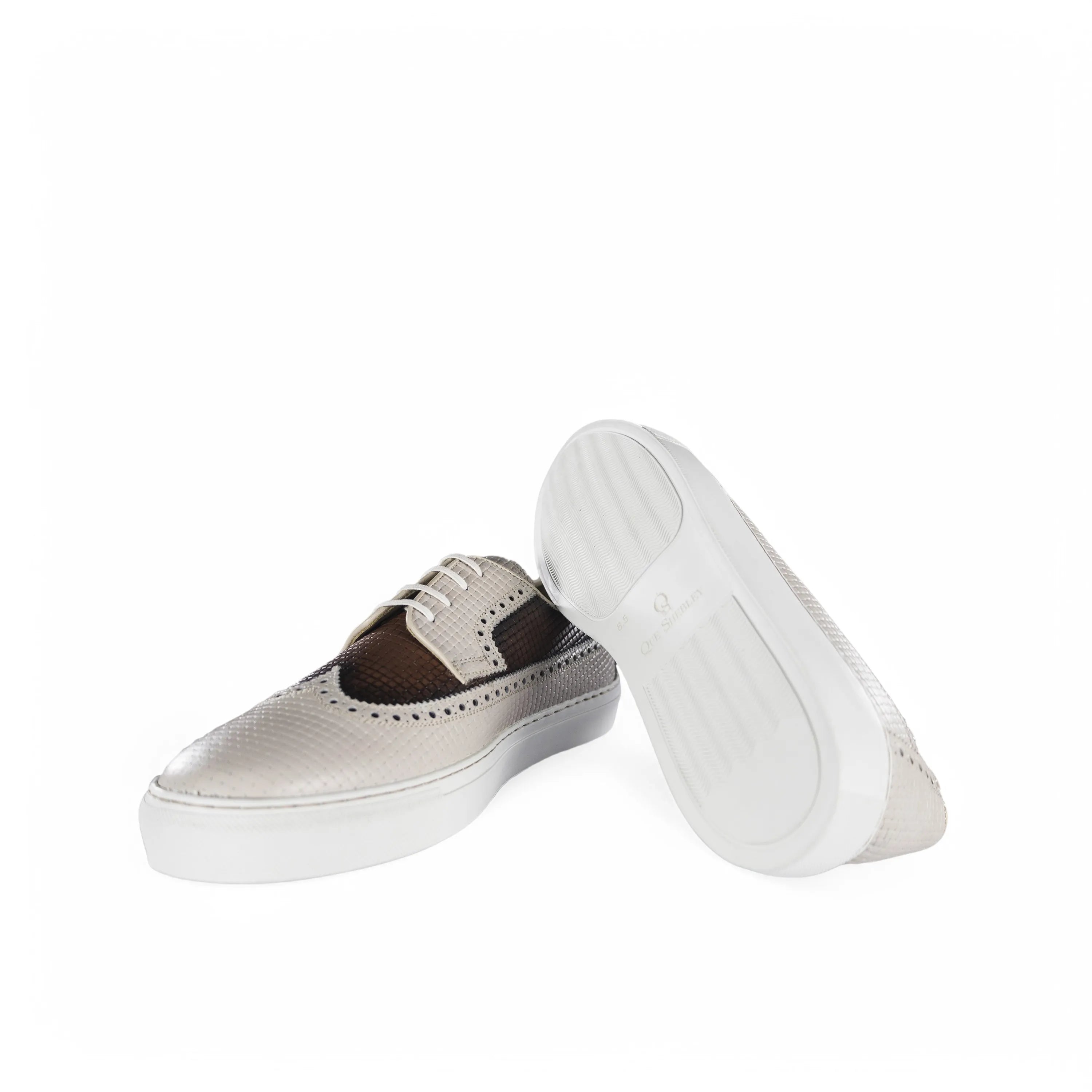 Markof longwing sneaker with two-tone leather dress design