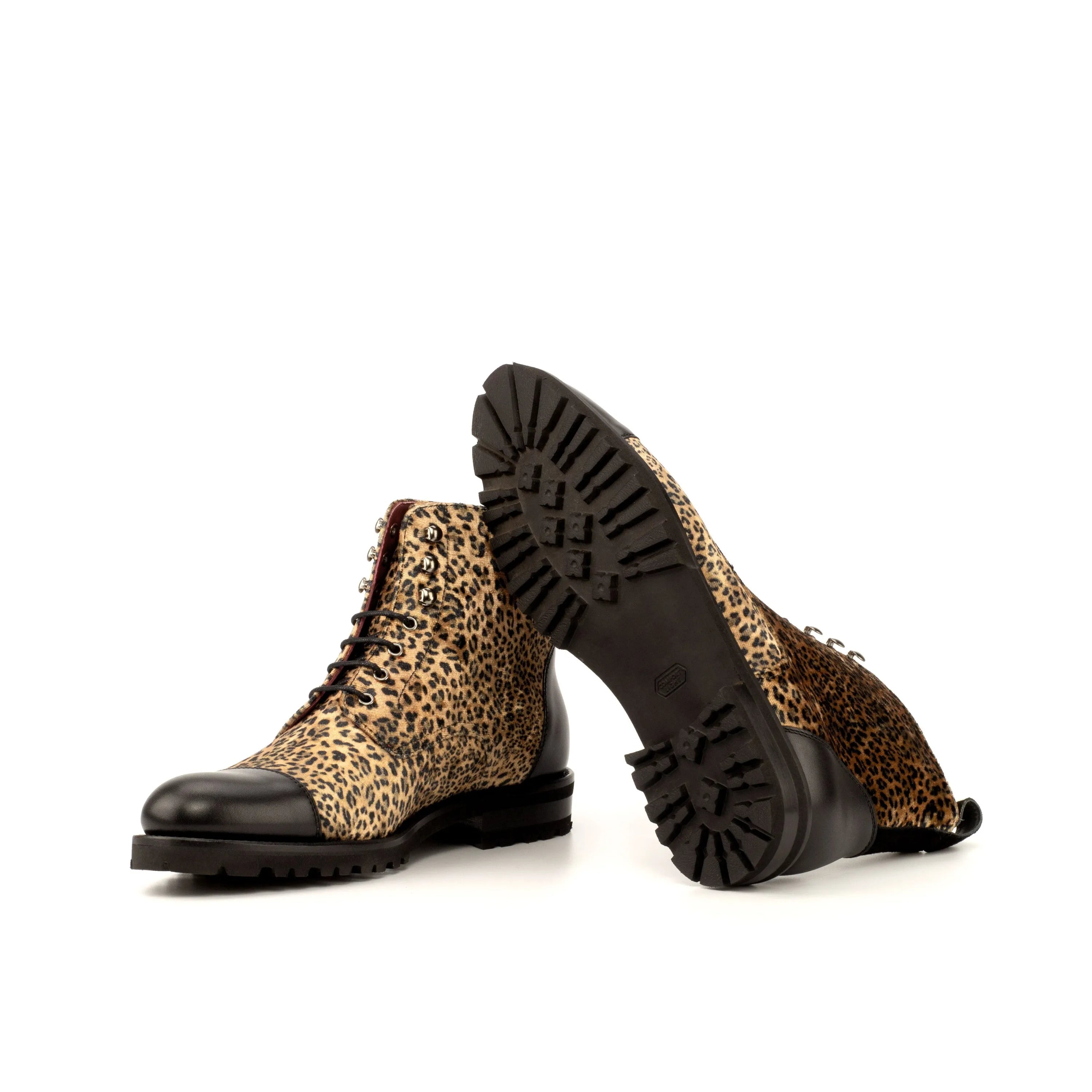 Mona ladies captoe boots in leopard print leather