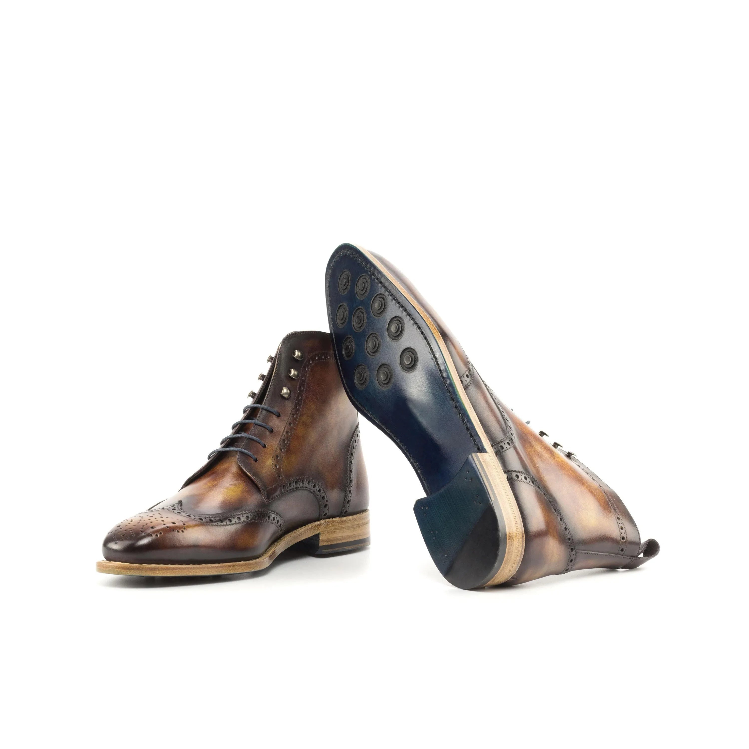 Wagner military brogue patina boots II in brown leather wingtip style