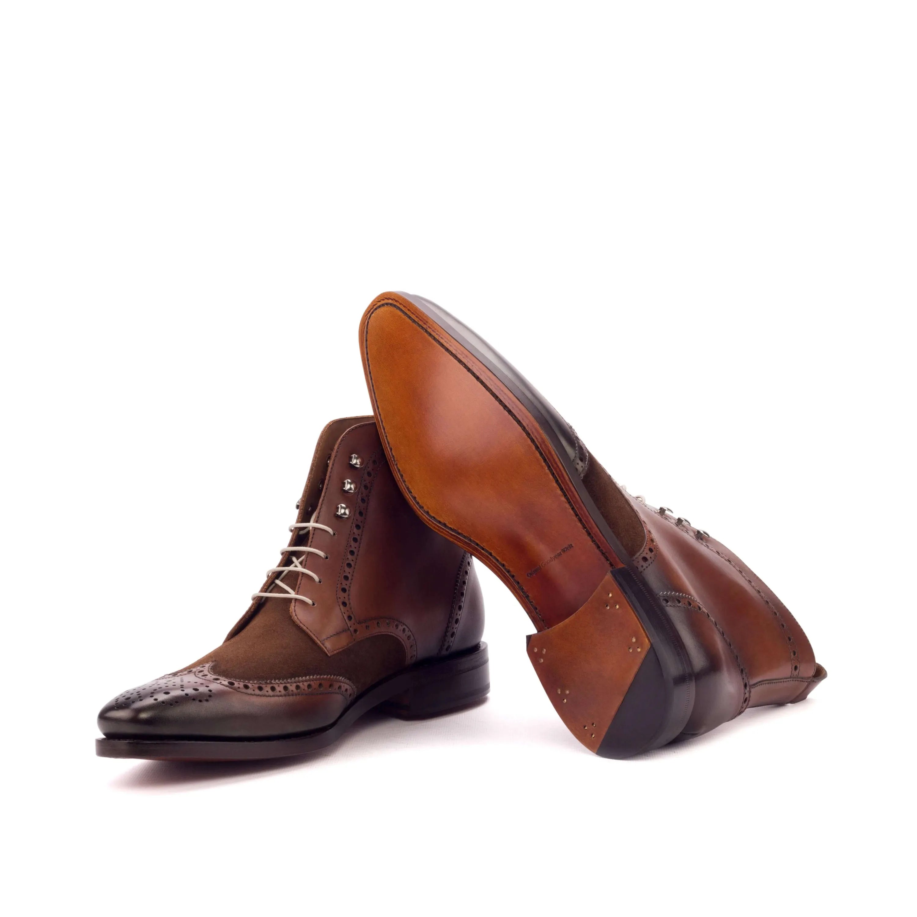 Abu Dhabi military brogue boots II in brown leather and suede wingtip