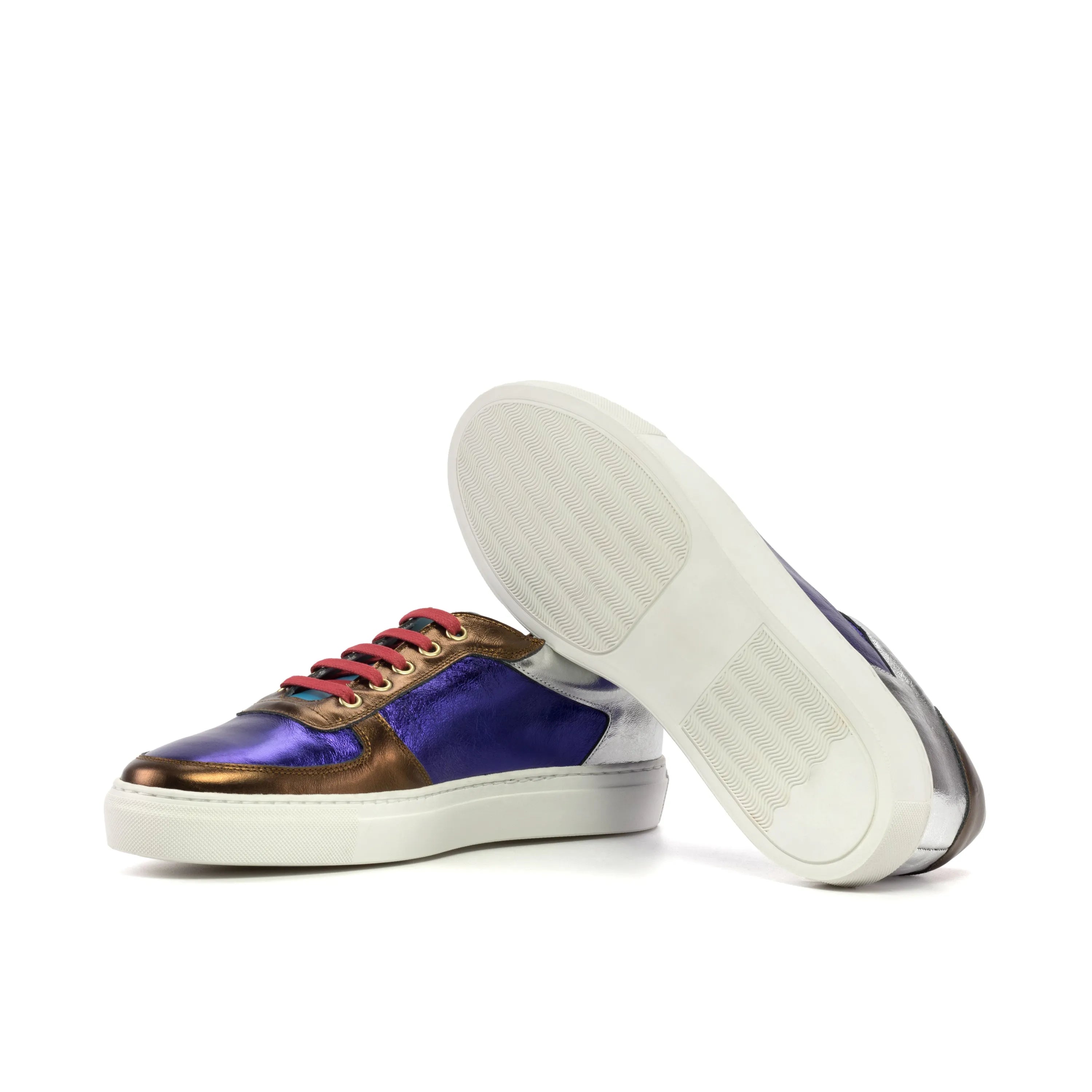 Carbon low top sneaker II in colorful metallic Italian leather