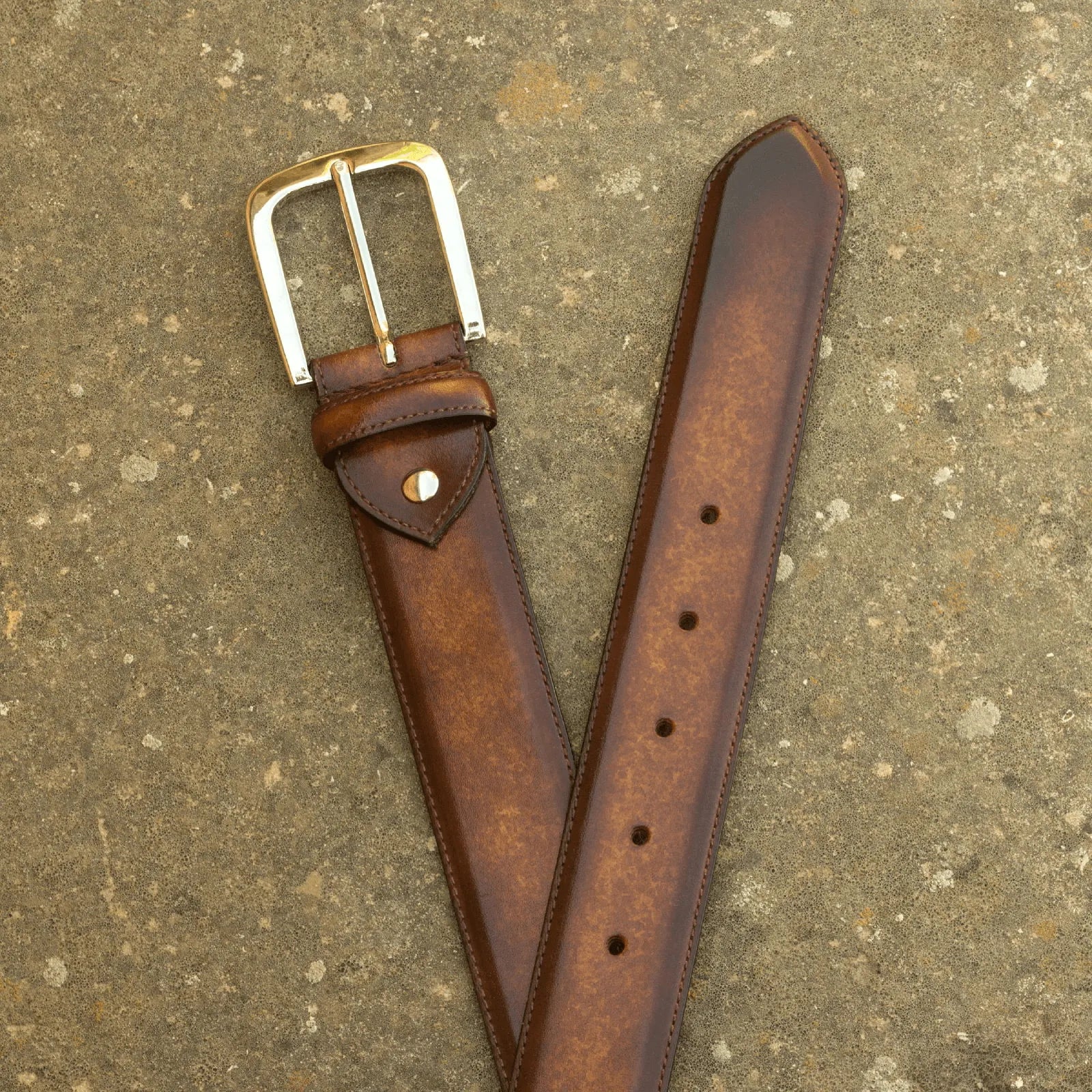 Corallo Hampton patina belt in brown leather with gold buckle