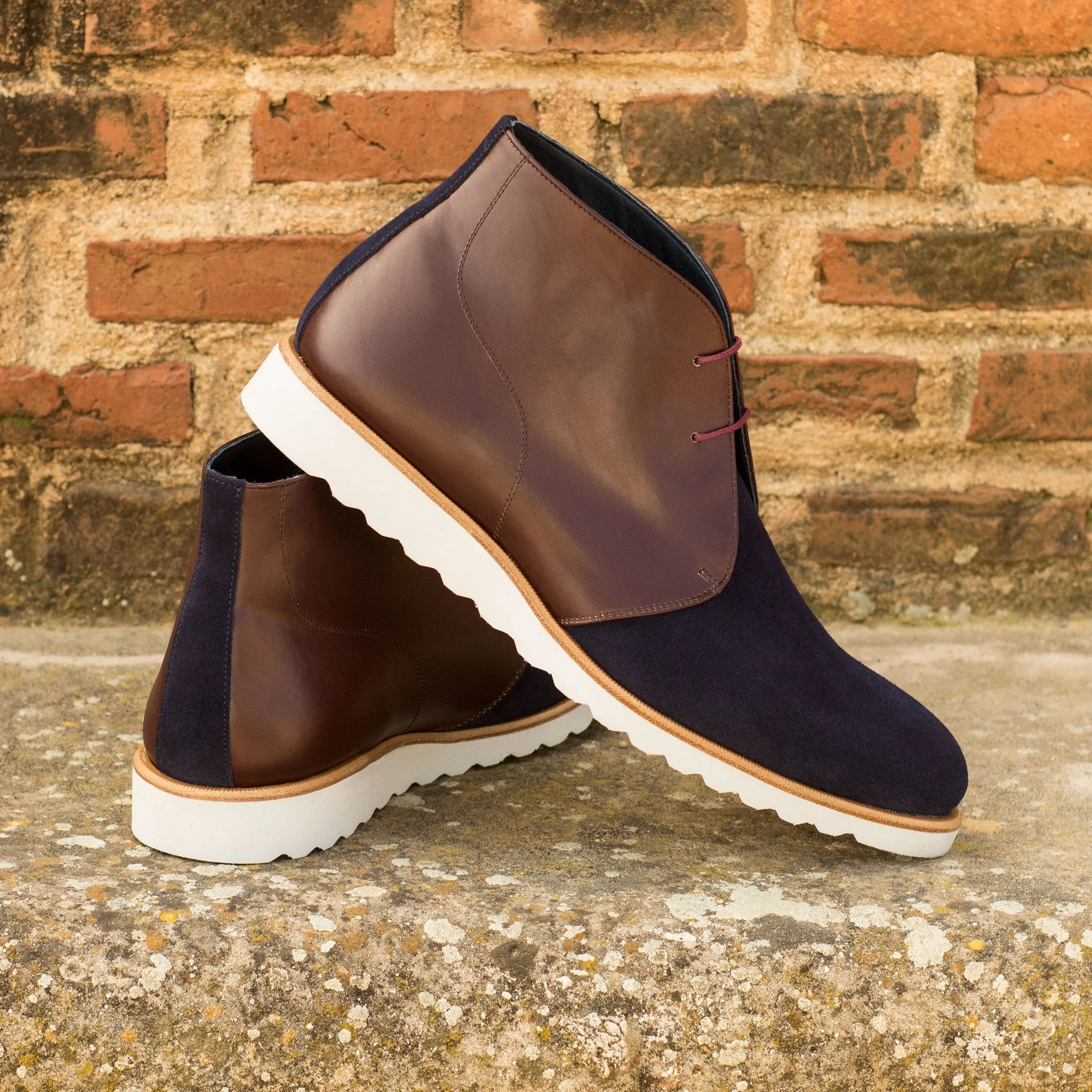 Denne chukka boots in two-toned leather and suede
