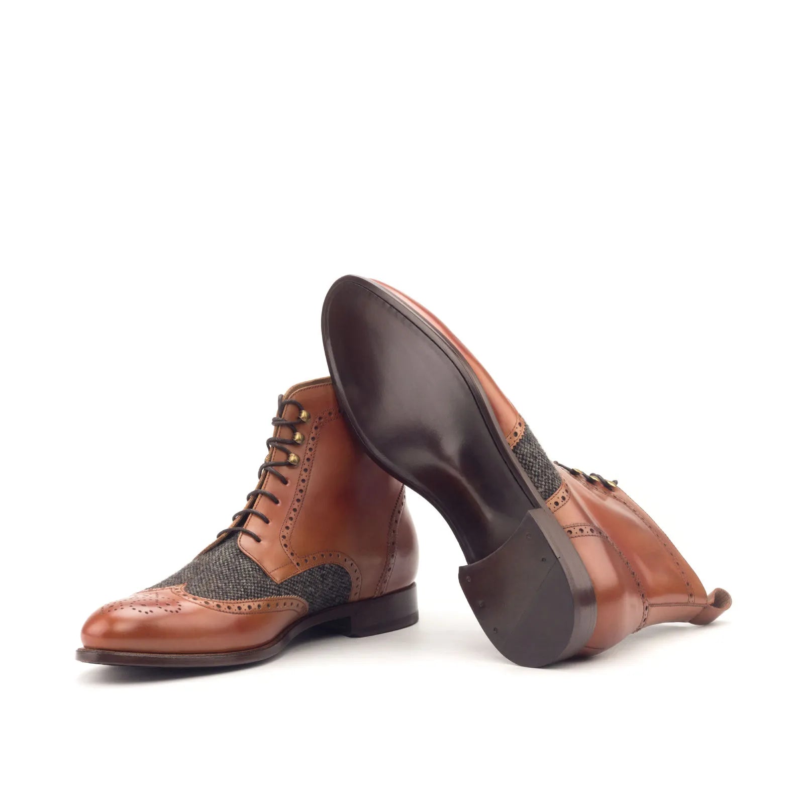 Eisen military brogue boots in brown leather wingtip design