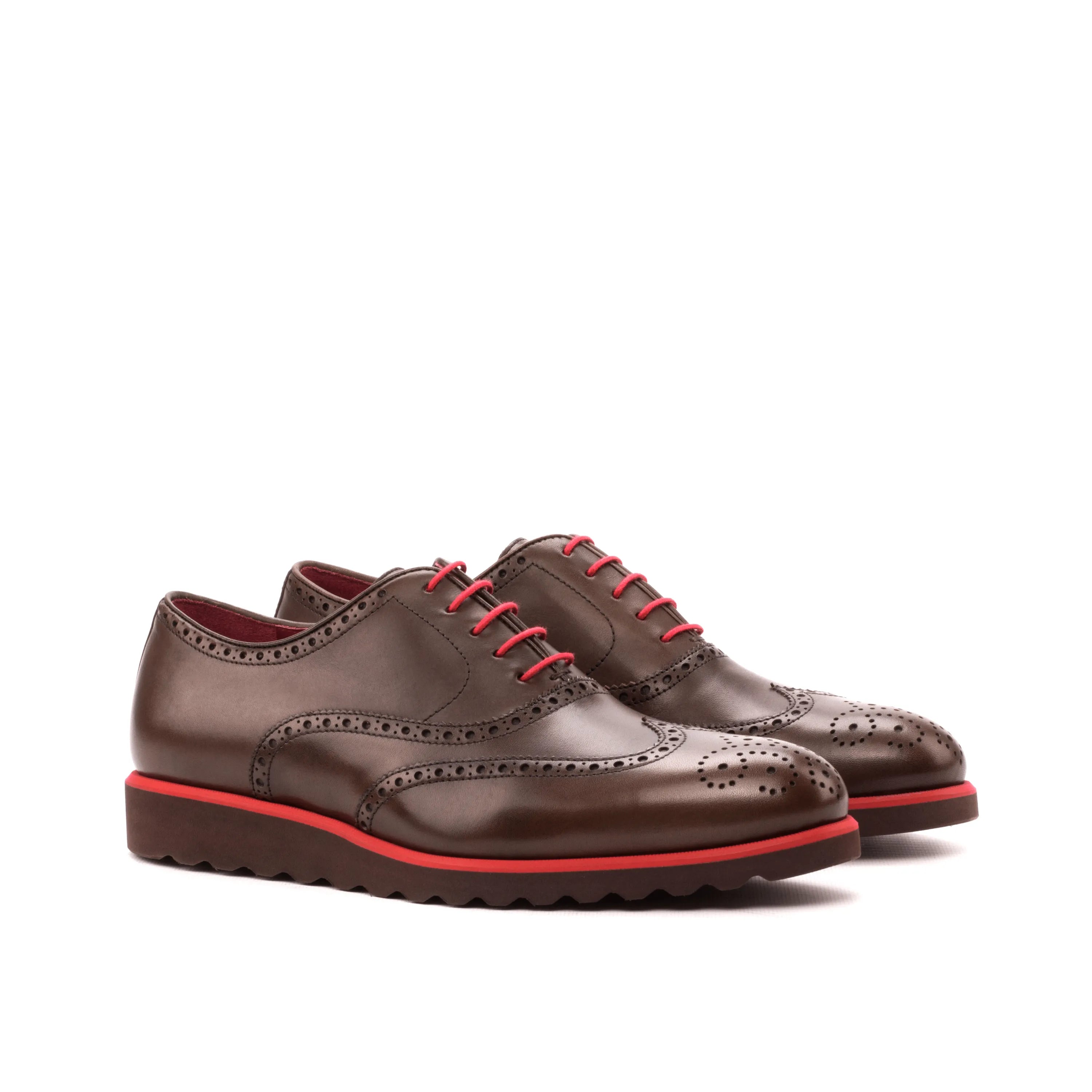 Fabuis full brogue shoes: brown leather long wingtip blucher with red accents