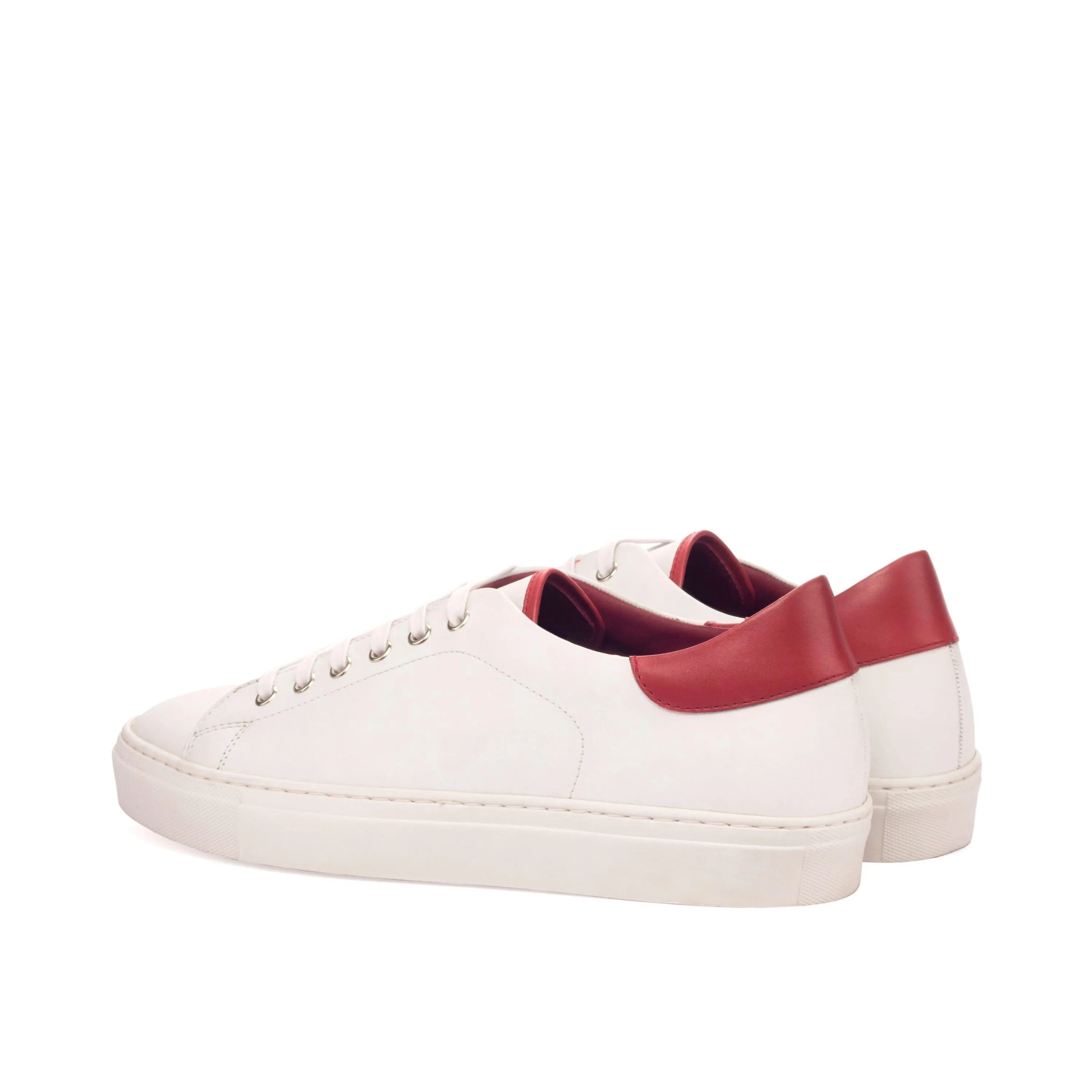 White Fridays Trainer Sneakers II with red accents on leather