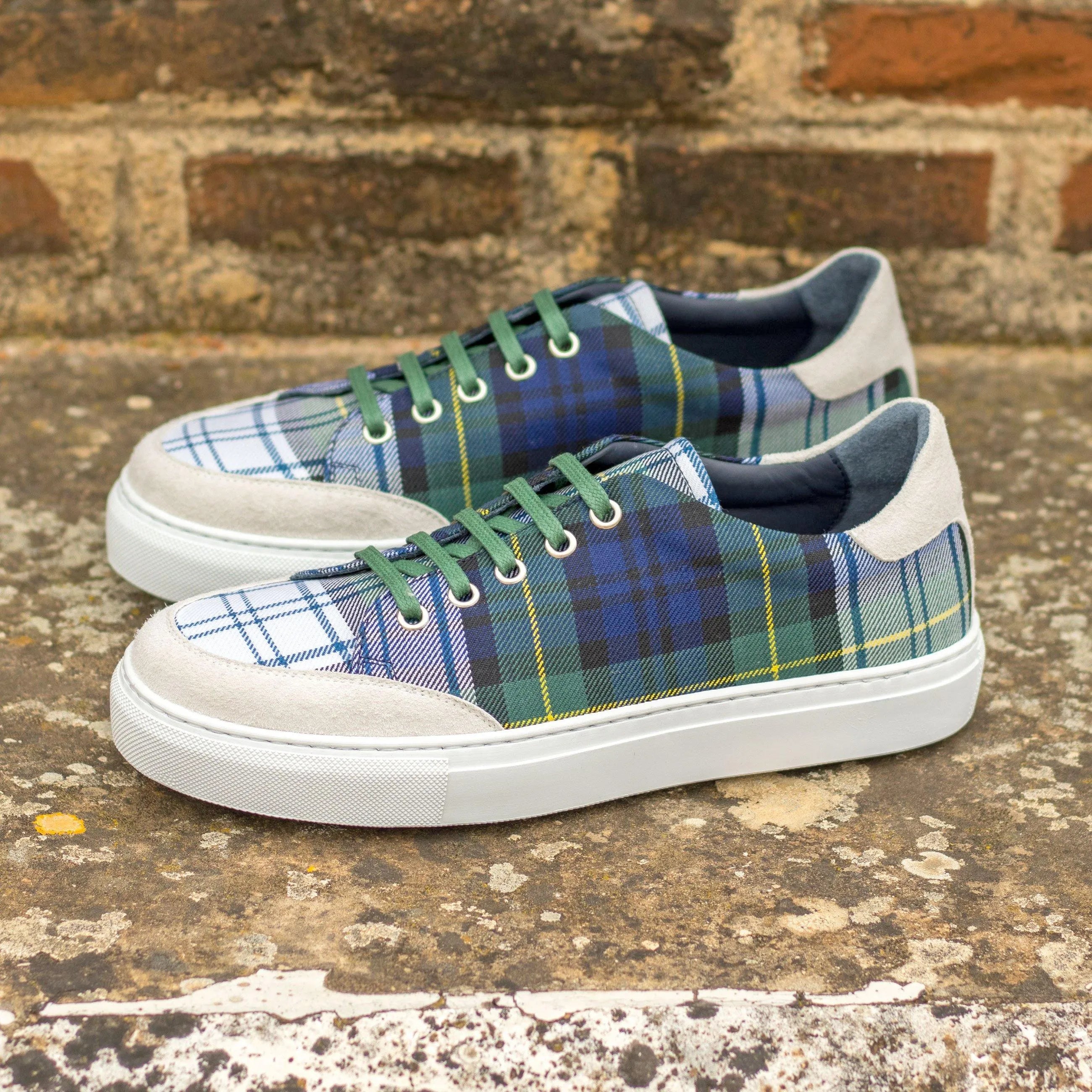 Gavina ladies tennis sneaker with plaid pattern
