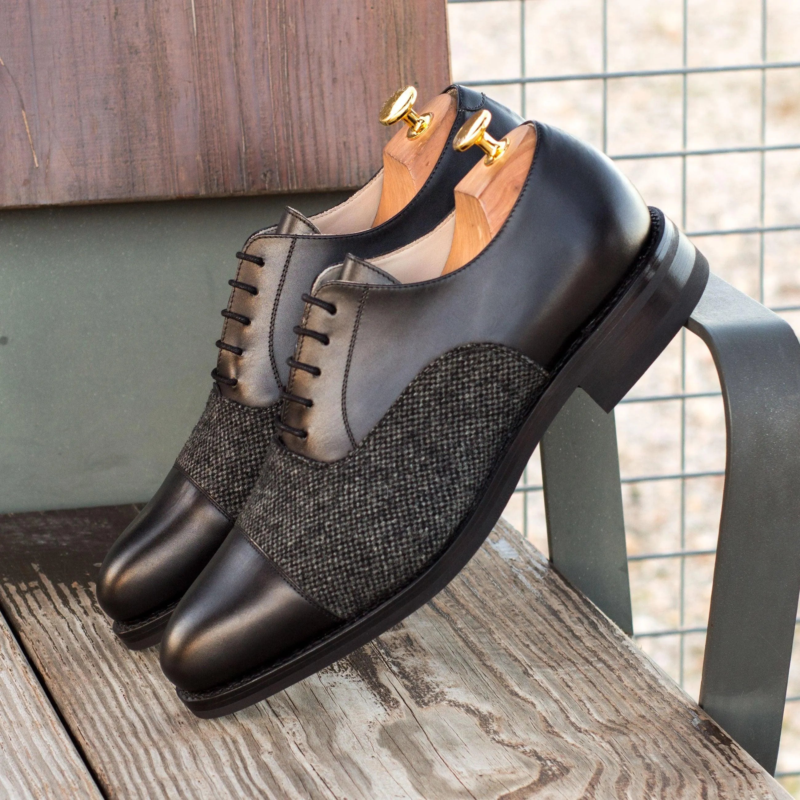 Henry Oxford shoes in two-tone leather and tweed design