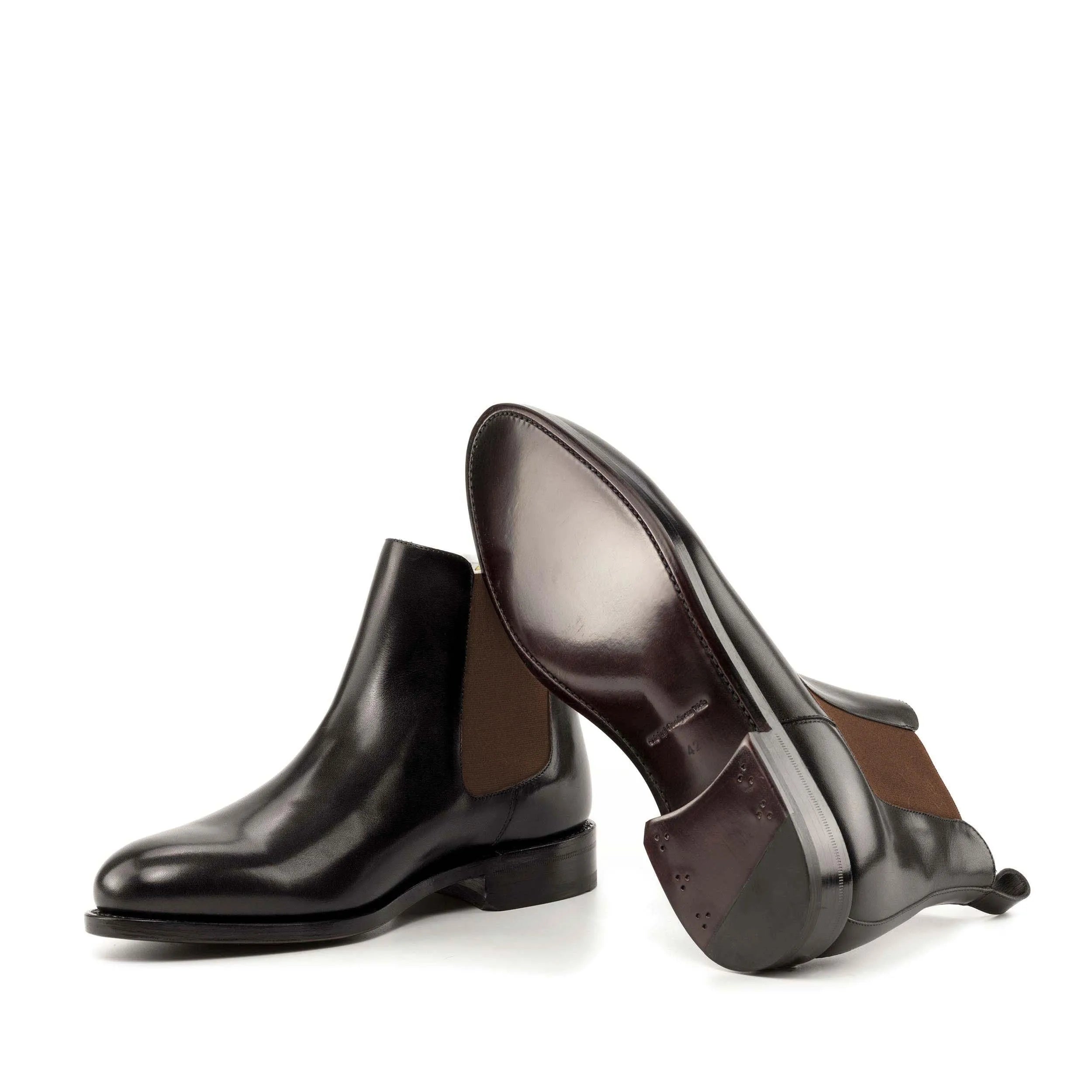 Henrystar Chelsea boots: pair of shiny brown leather Chelsea boots