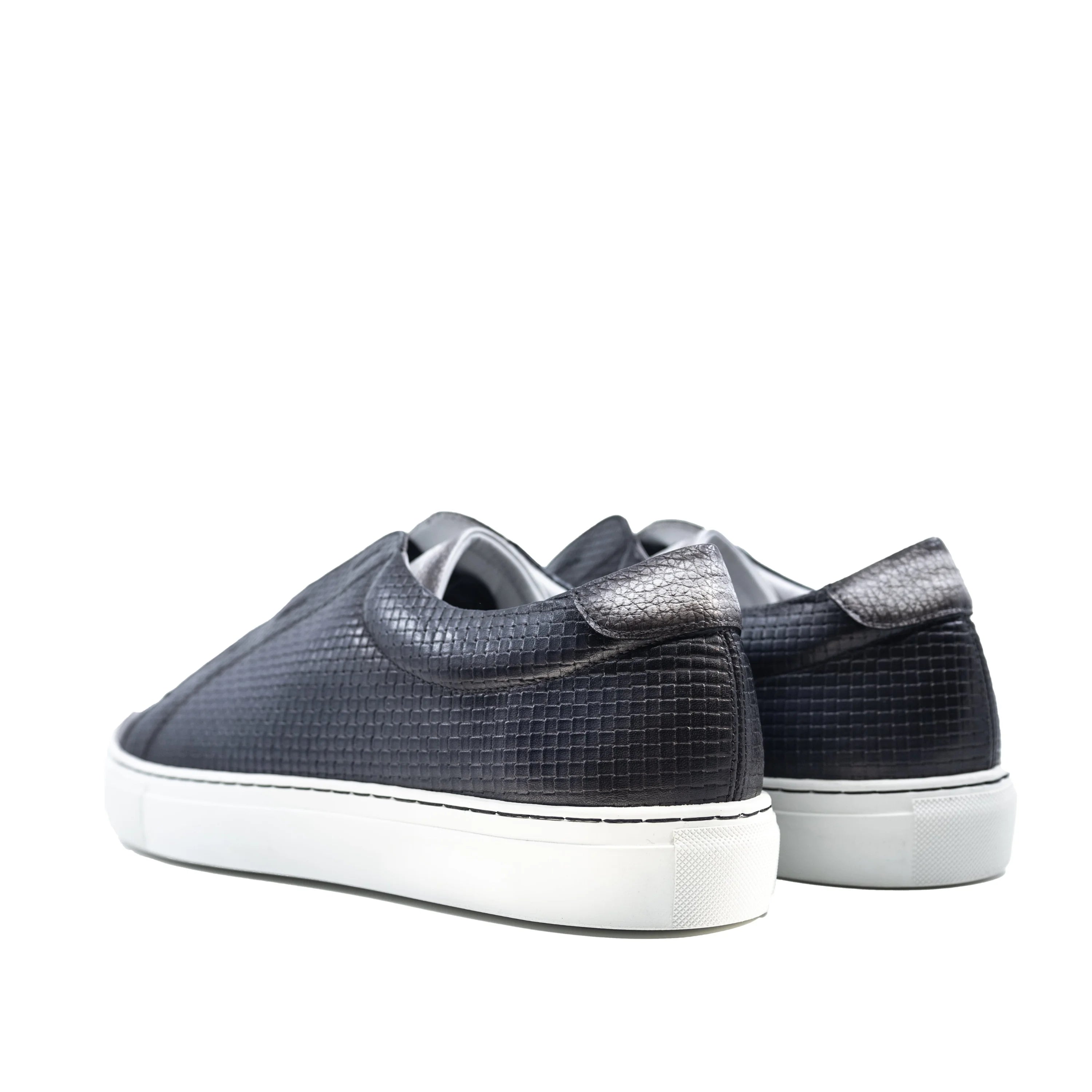 Leo19 laceless sneaker II with black snake skin, white cupsole and silver accents