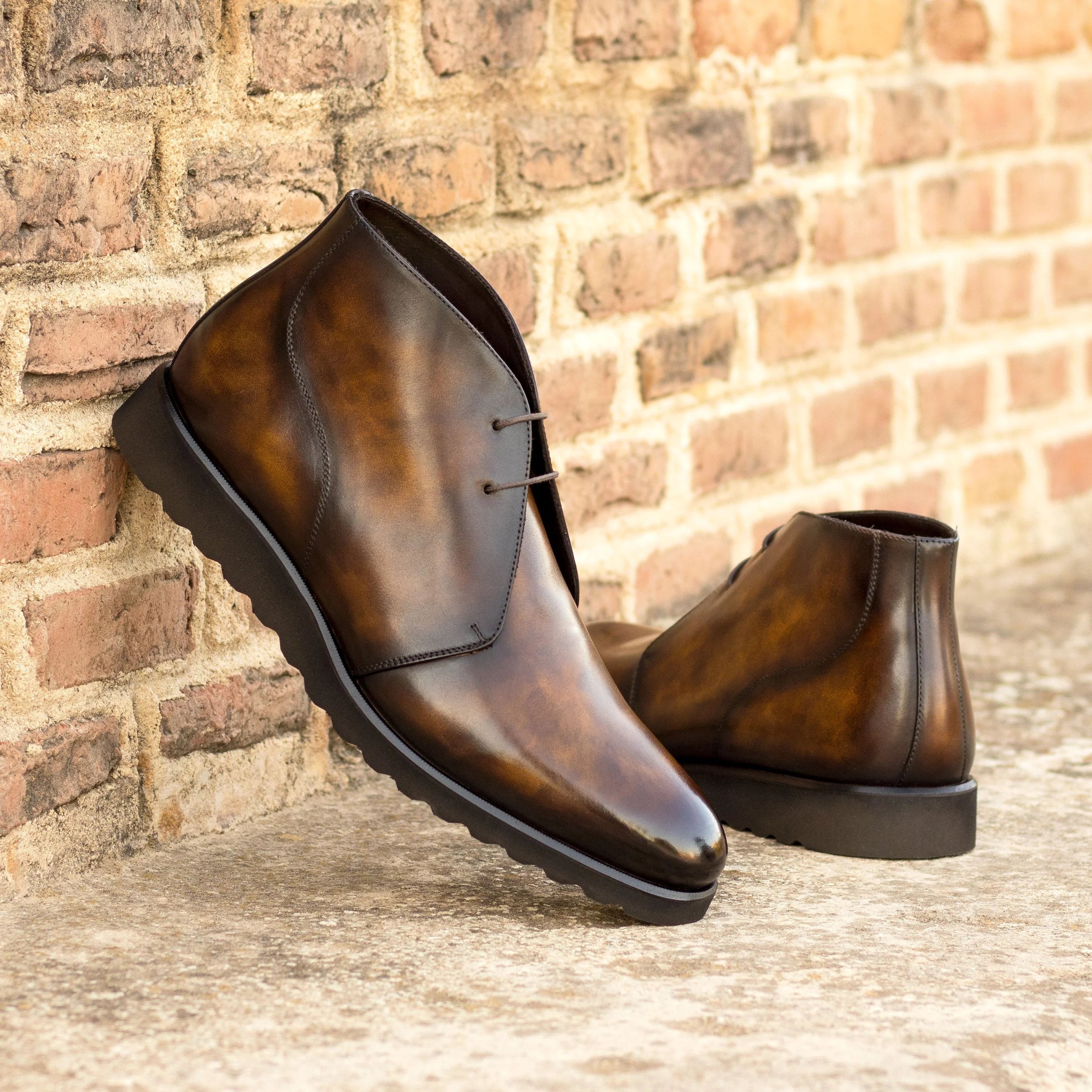 Lopez Patina Chukka Boots II in brown leather with laces and rubber soles