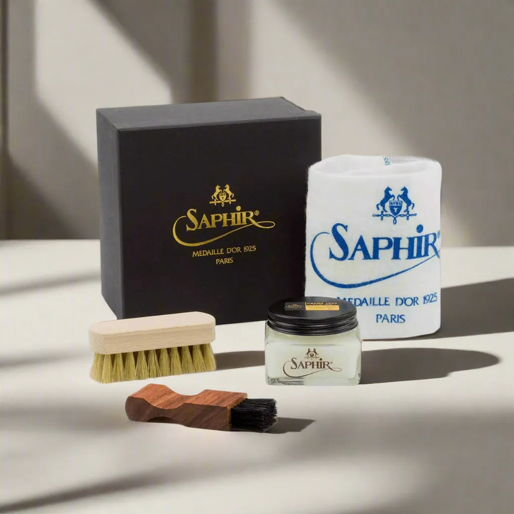 Saphir Premium Leather Care Kit with Medaille d’Or pommadier