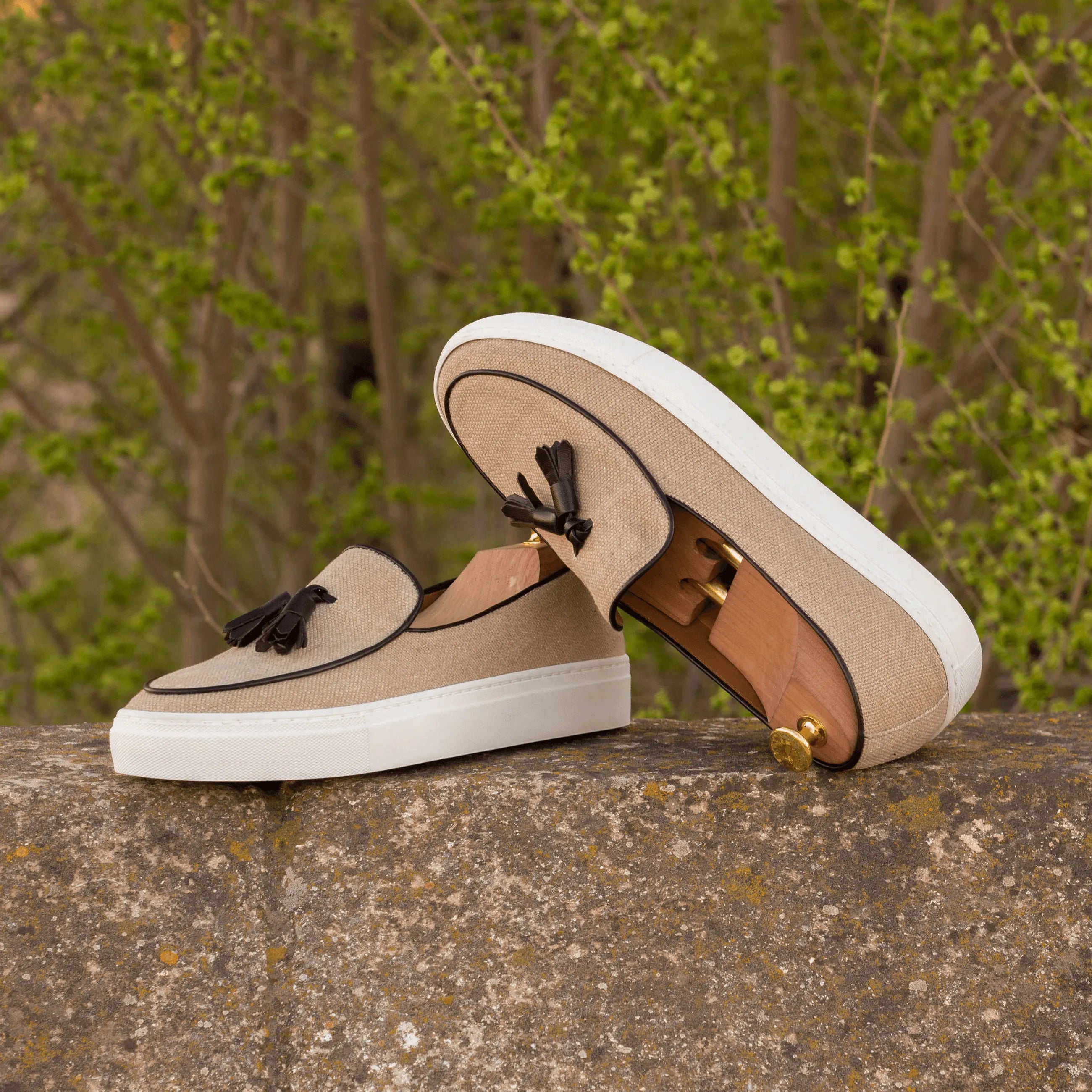 Back view of Tonny Belgian sneaker II in beige suede tassel Belgian loafer