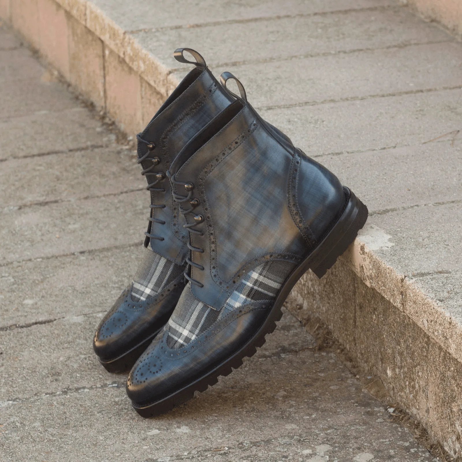 Zeno military brogue patina boots II in blue leather plaid